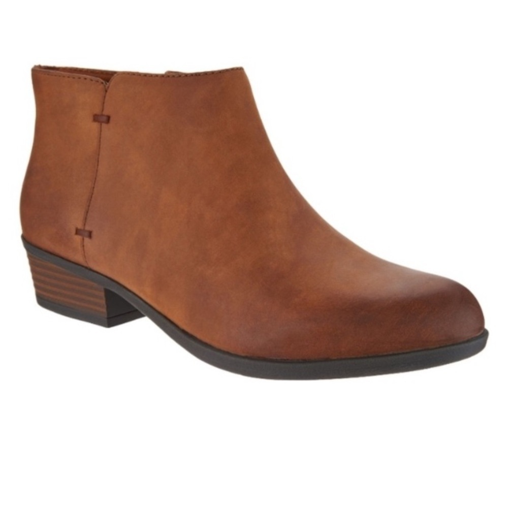 Clark’s Women’s Addiy Zora Leather Booites 1.5” Heel Ankle Boots Brown Size 8.5
